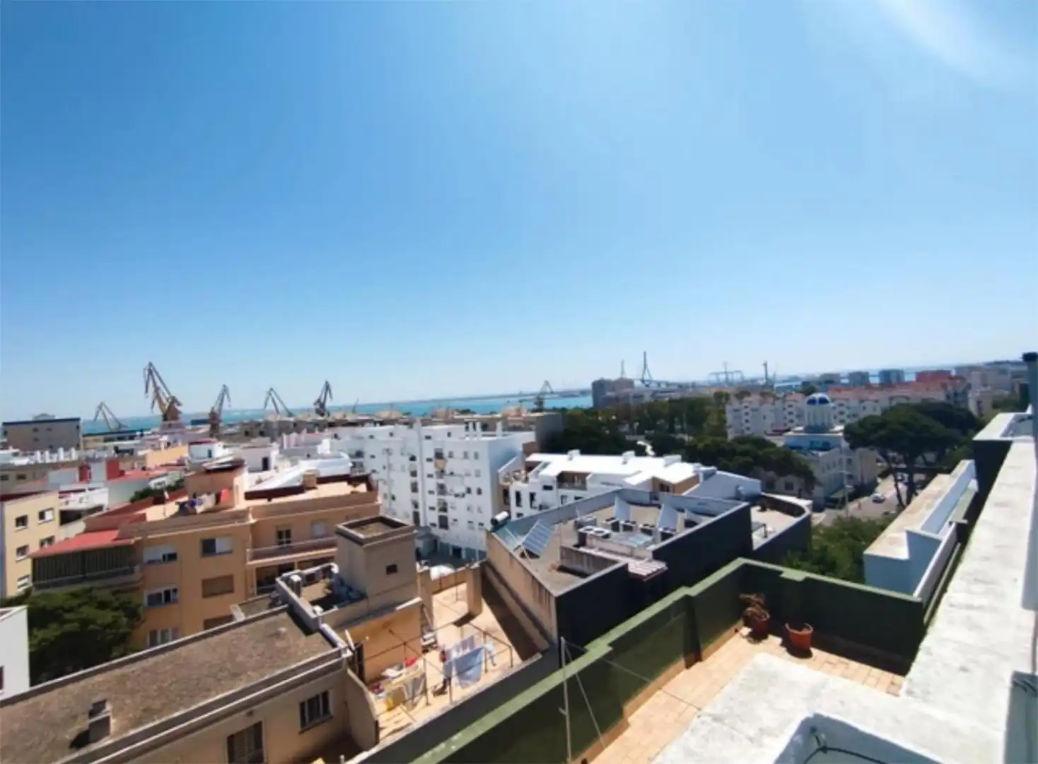 Dachboden zum Verkauf in Calle Santa Cruz de Tenerife, Asdrúbal - Bahía Blanca Außenansicht von Dachboden zum Verkauf in Cádiz mit Klimaanlage, Heizung und Parkett