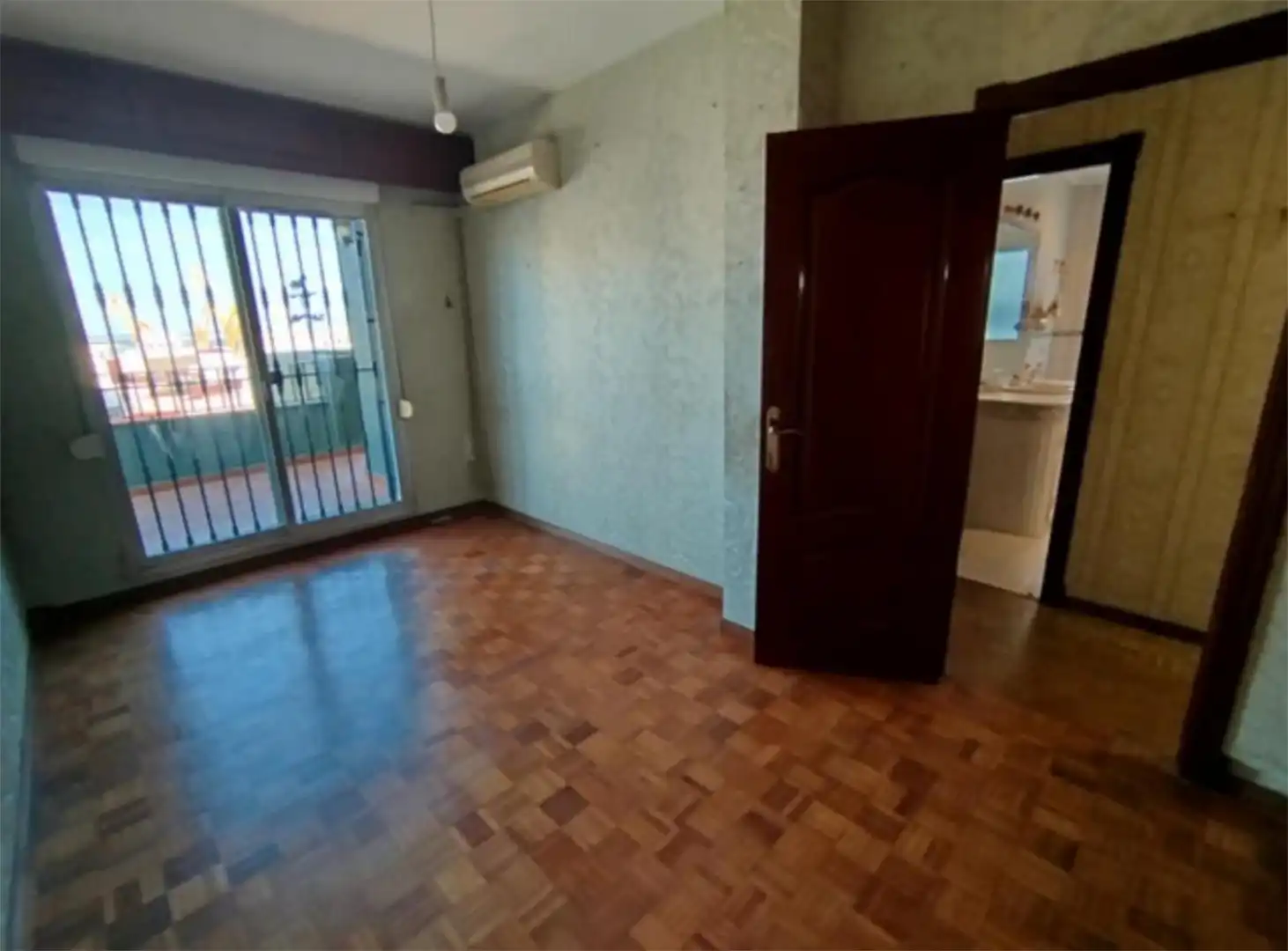 Dachboden zum Verkauf in Calle Santa Cruz de Tenerife, Asdrúbal - Bahía Blanca Schlafzimmer von Dachboden zum Verkauf in Cádiz mit Klimaanlage, Heizung und Parkett