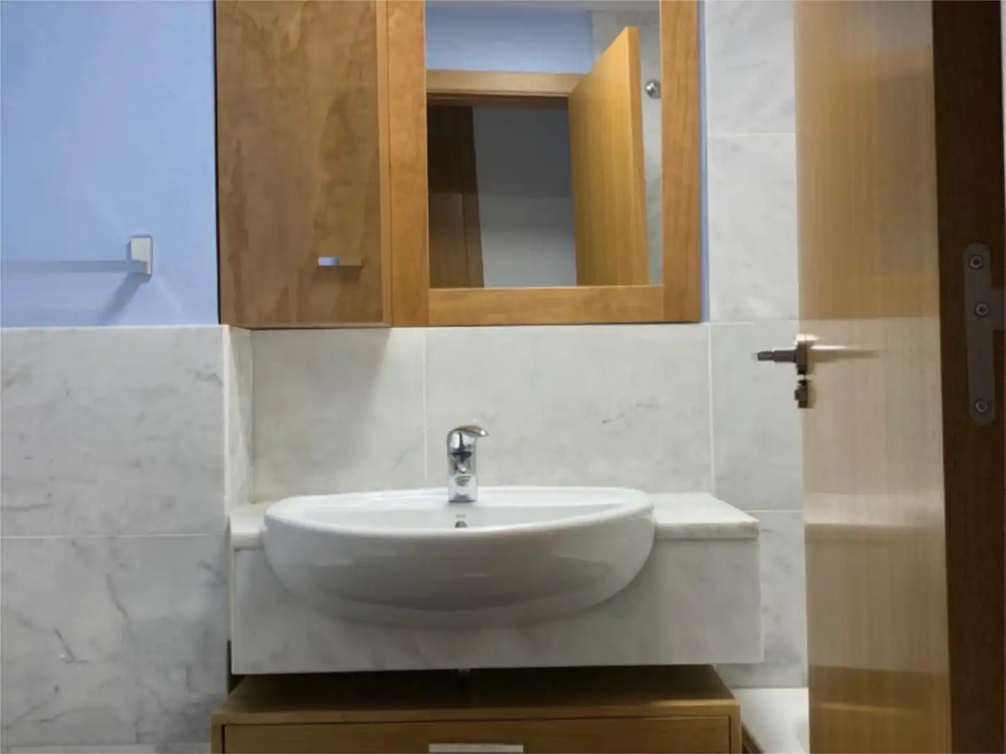 Flat for sale in Calle Beethoven, 4, Las Tres Piedras - Costa Ballena Bathroom of Flat for sale in Chipiona with Air Conditioner, Terrace and Swimming Pool