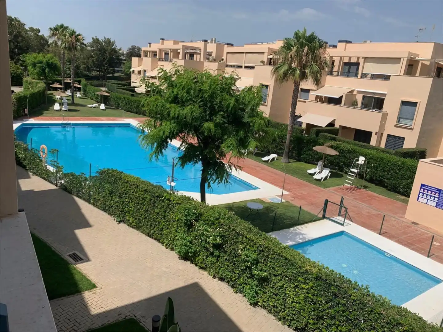 Flat for sale in Calle Beethoven, 4, Las Tres Piedras - Costa Ballena Swimming pool of Flat for sale in Chipiona with Air Conditioner, Terrace and Swimming Pool