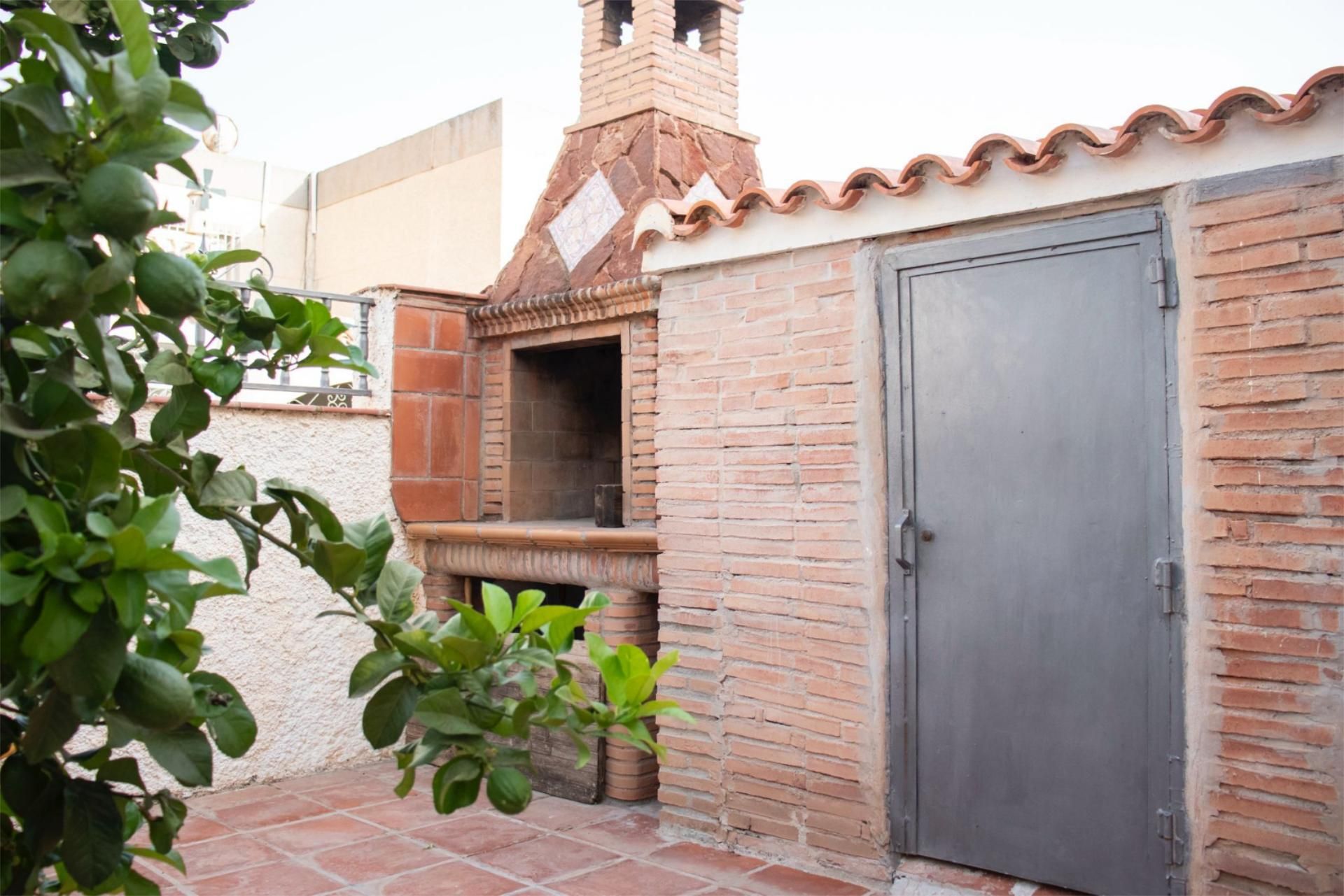 Jardí de Casa o xalet en venda en El Ejido amb Jardí privat, Terrassa i Moblat