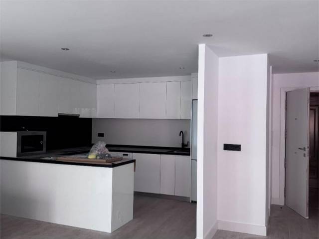 Piso en Venta en Calle de Pedro Rico, 27 en La Paz