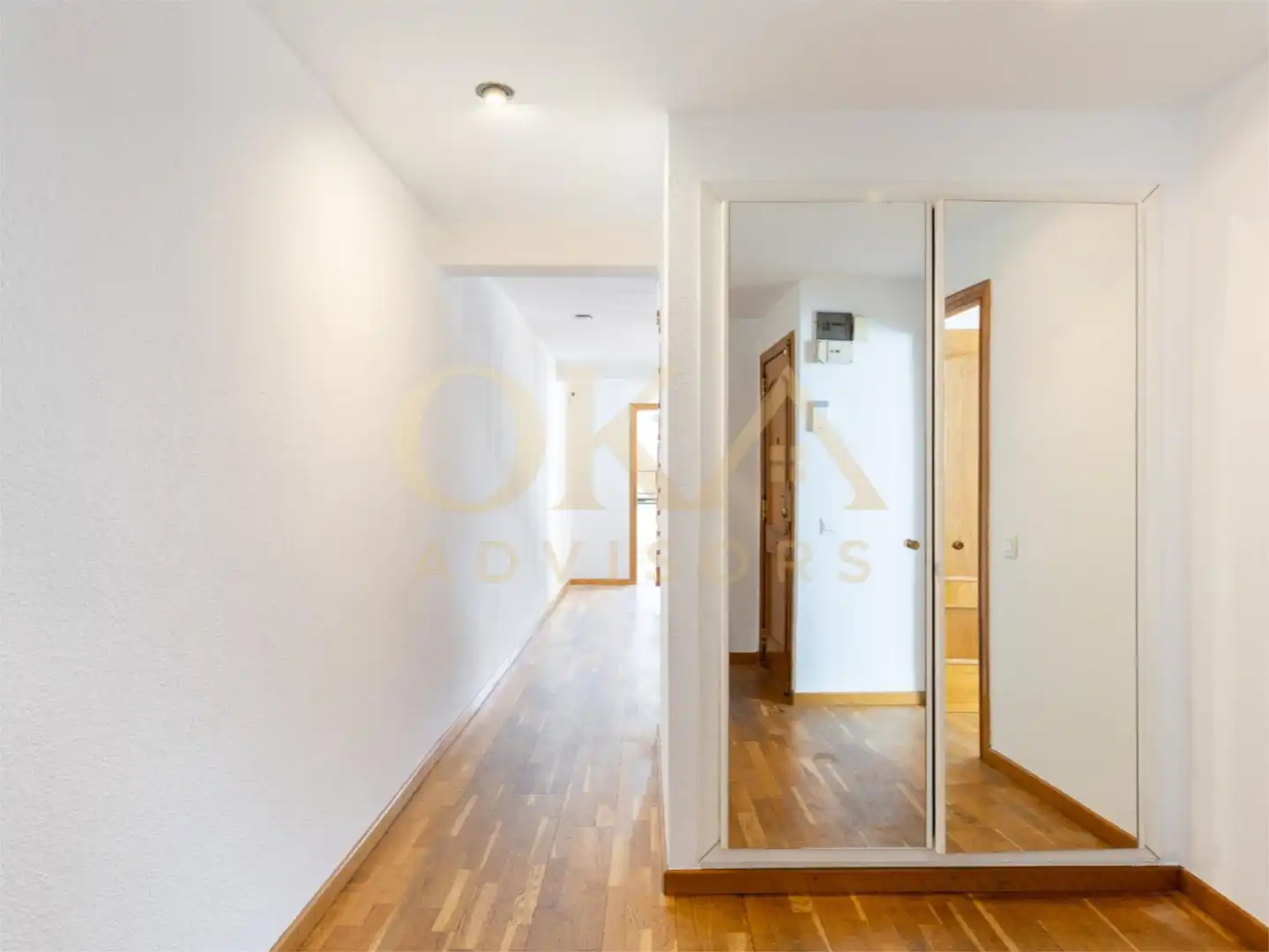 Maisonette zum Verkauf in  Valencia Capital mit Klimaanlage, Terrasse und Balkon