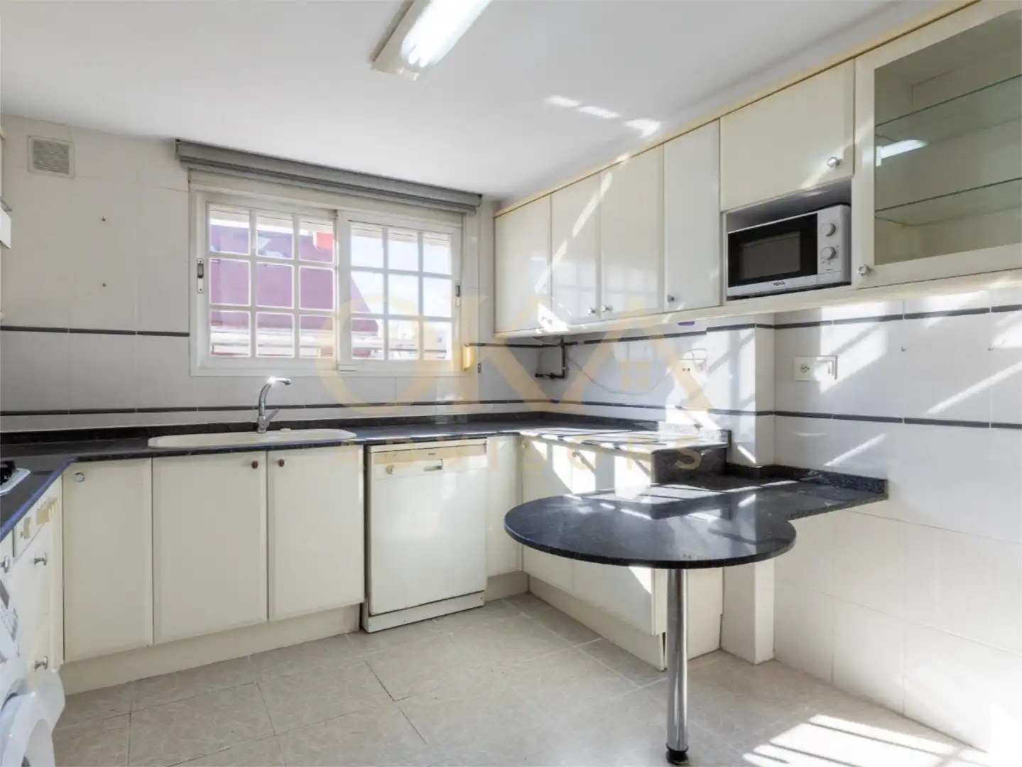 Küche von Maisonette zum Verkauf in  Valencia Capital mit Klimaanlage, Terrasse und Balkon