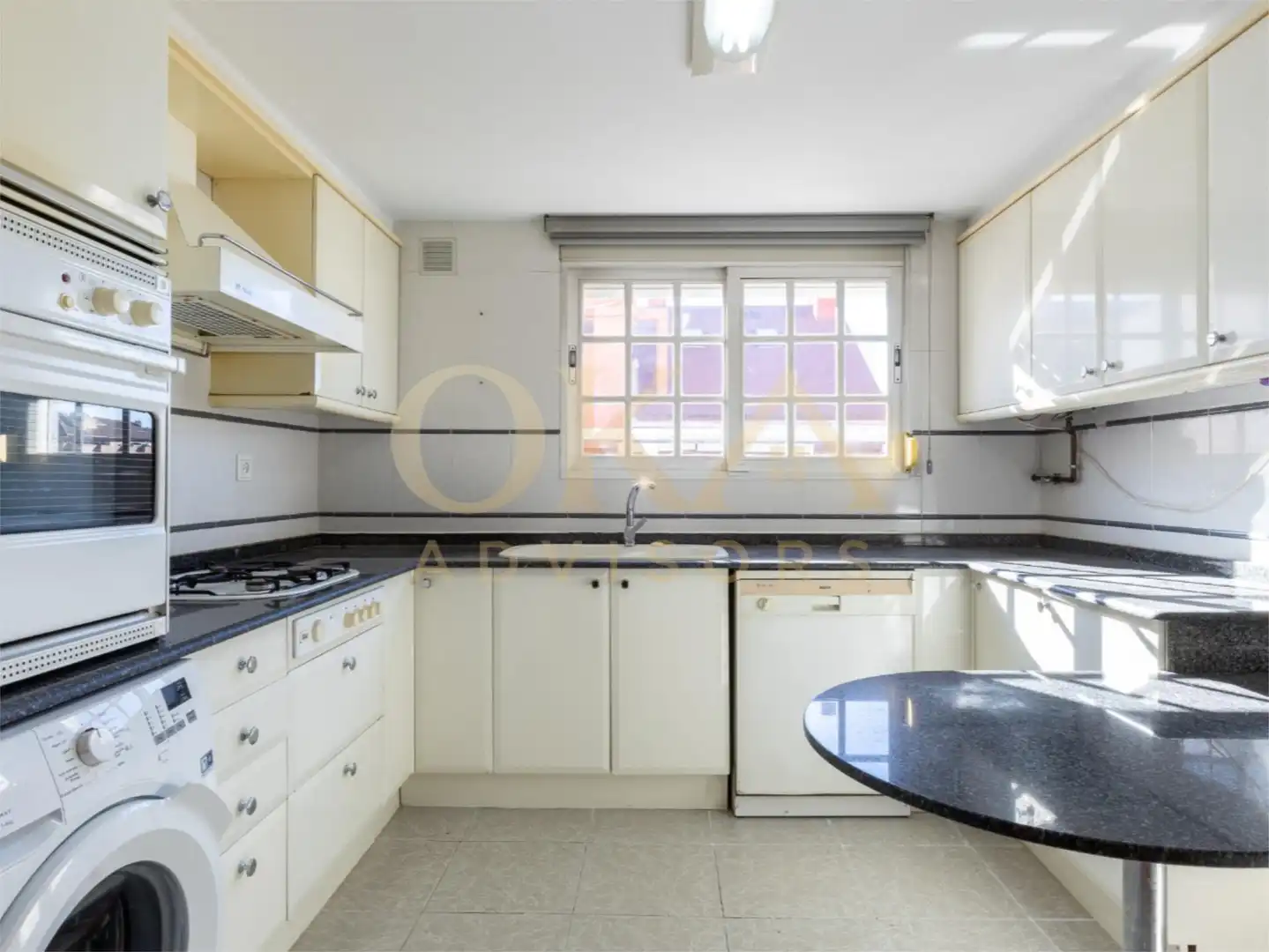Küche von Maisonette zum Verkauf in  Valencia Capital mit Klimaanlage, Terrasse und Balkon