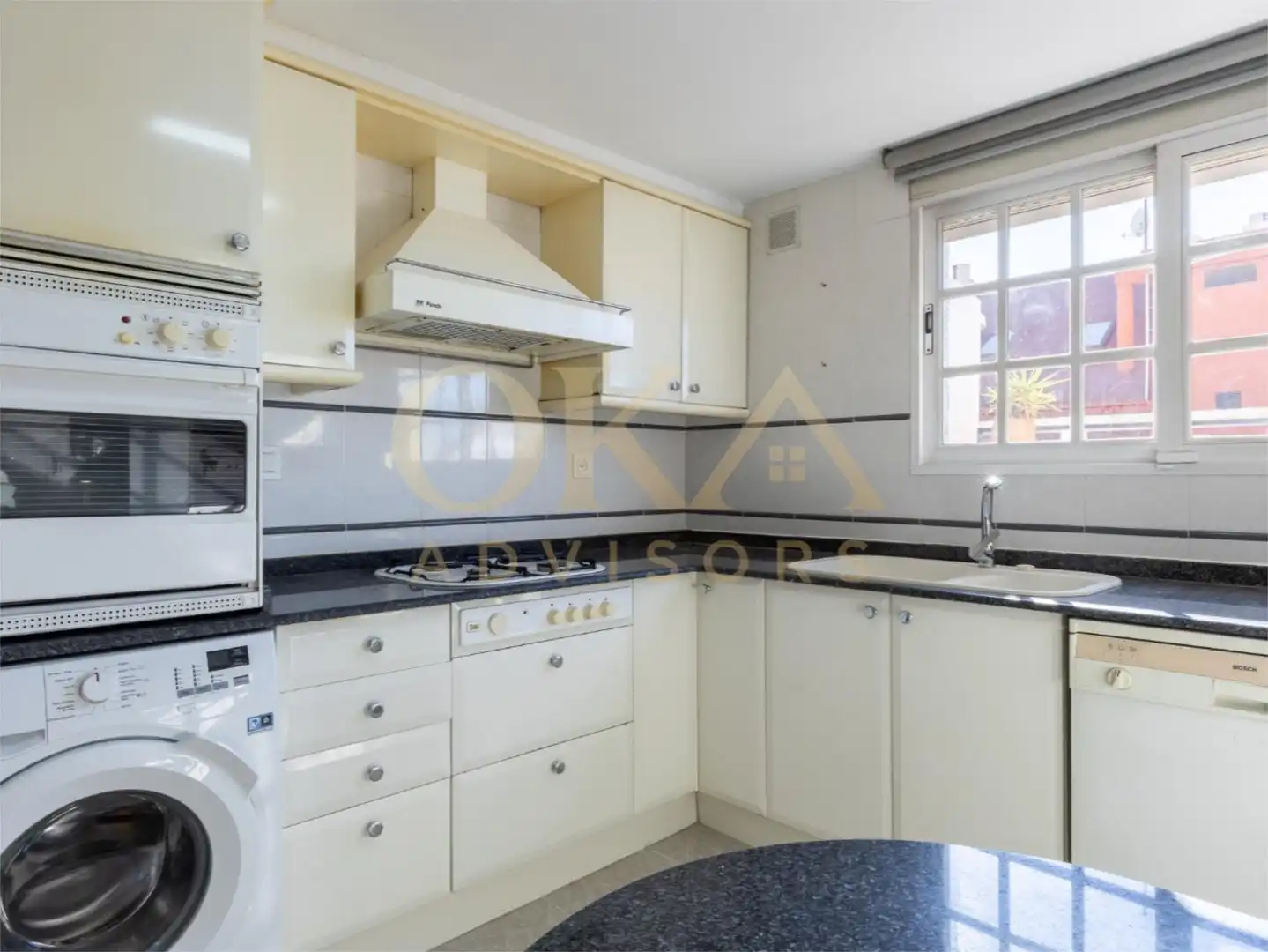 Küche von Maisonette zum Verkauf in  Valencia Capital mit Klimaanlage, Terrasse und Balkon