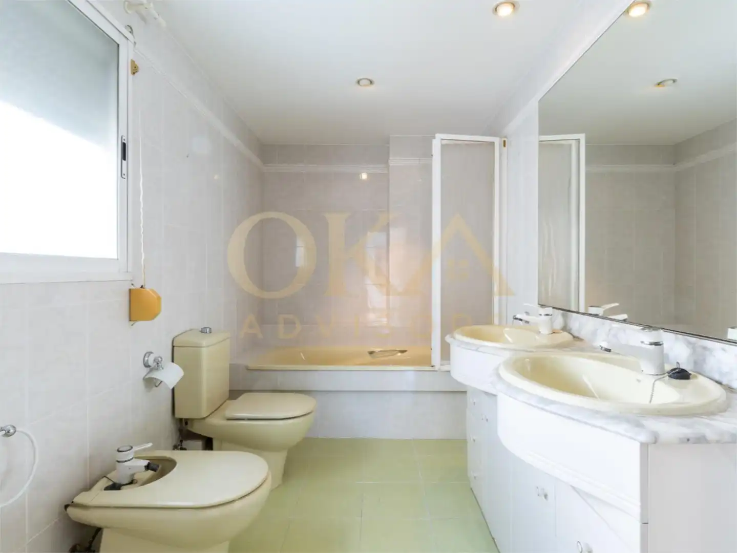 Badezimmer von Maisonette zum Verkauf in  Valencia Capital mit Klimaanlage, Terrasse und Balkon