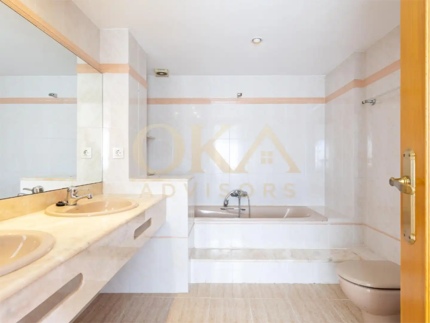 Badezimmer von Maisonette zum Verkauf in  Valencia Capital mit Klimaanlage, Terrasse und Balkon