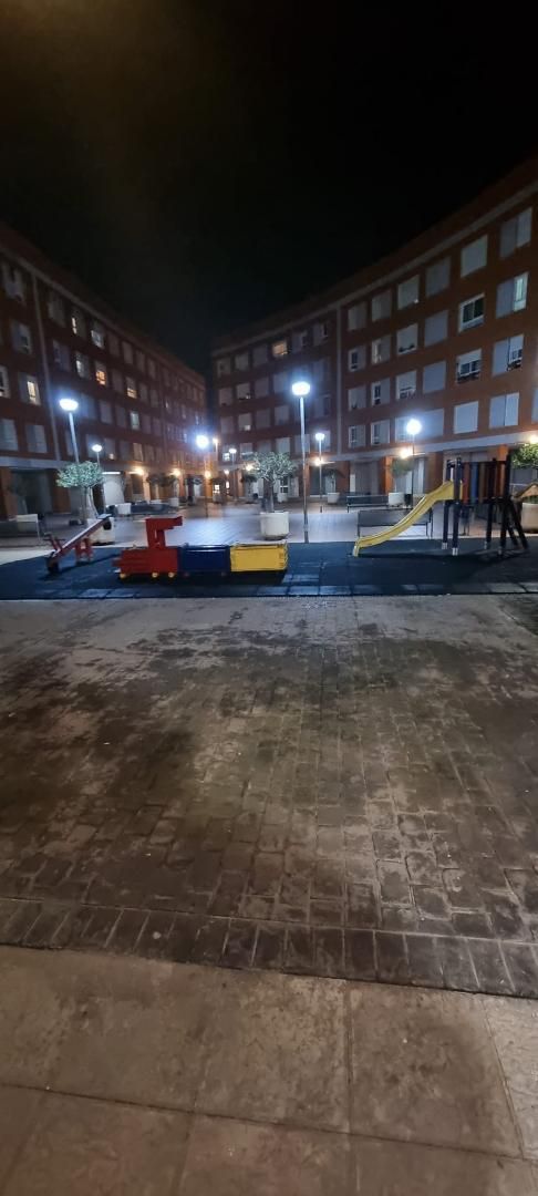 Vista exterior de Pis de lloguer en  Sevilla Capital amb Aire condicionat