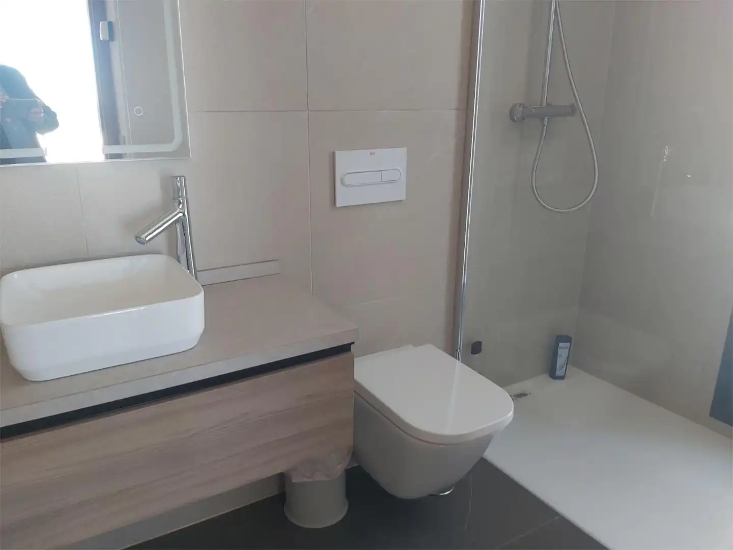 Bathroom of Flat for sale in Estepona  with Terrace, Swimming Pool and Balcony