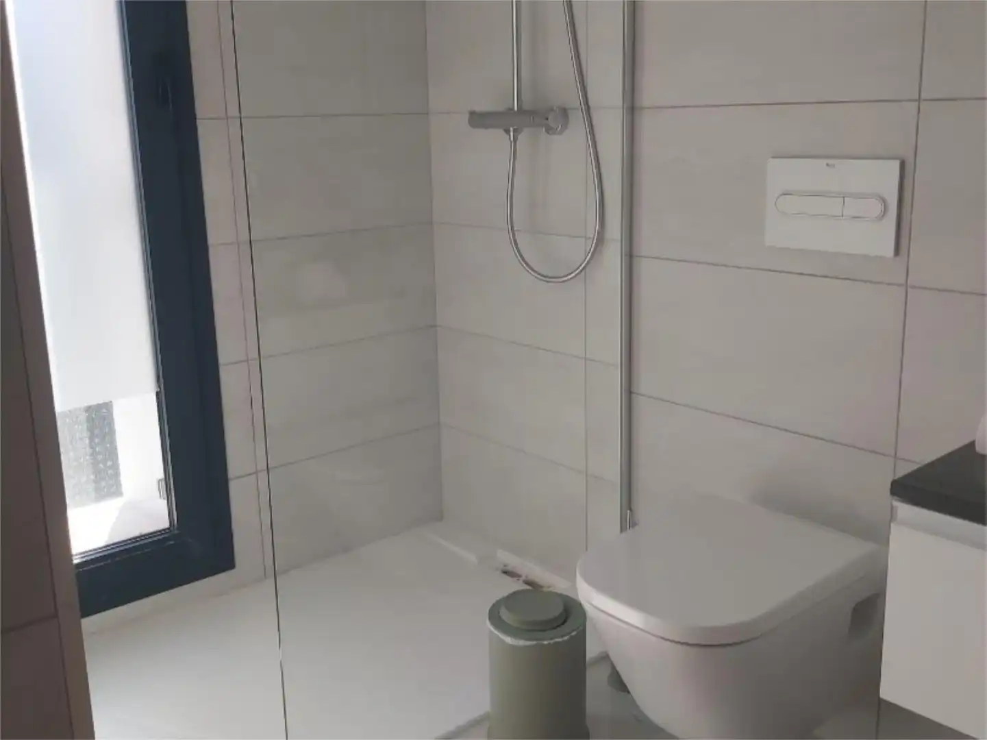 Bathroom of Flat for sale in Estepona  with Terrace, Swimming Pool and Balcony