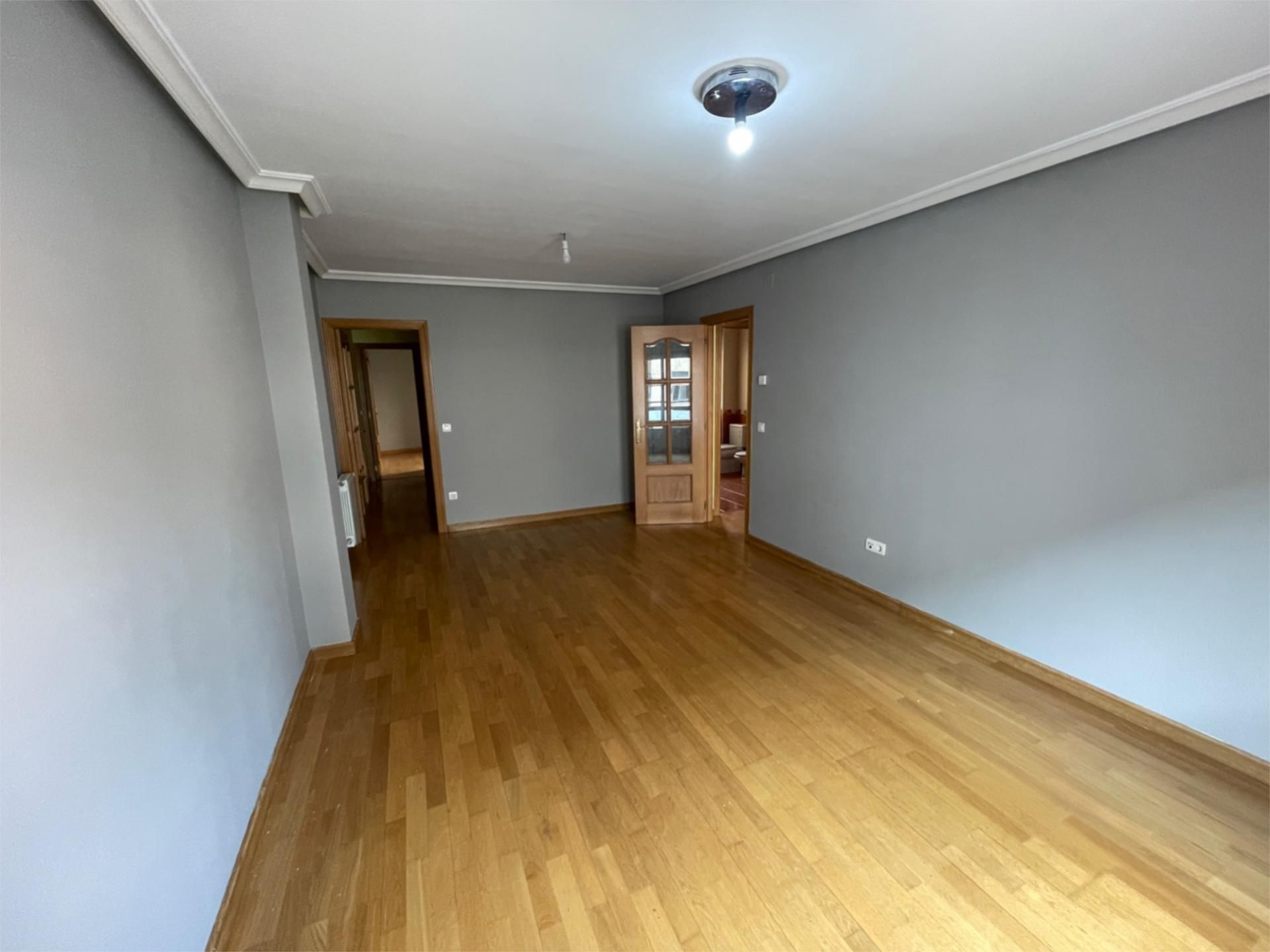 Pis en venda a Calle Relojero Losada, 7, Crucero Pis en venda en León Capital amb Parquet, Terrassa i Traster