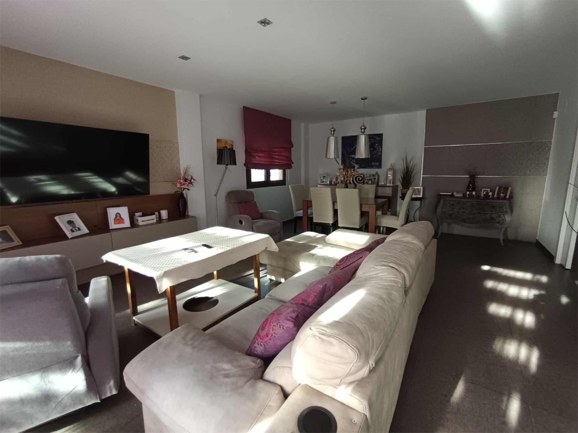 Casa o xalet en venda a Calle Mariana Pineda, 38d, Vélez de Benaudalla Sala d'estar de Casa o xalet en venda en Vélez de Benaudalla amb Aire condicionat, Terrassa i Piscina