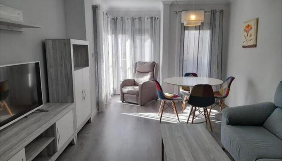 Flat to rent in El Mercado - Plaza de Toros, Alicante - image 1 Photo 1 of Flat to rent in El Mercado - Plaza de Toros, Alicante