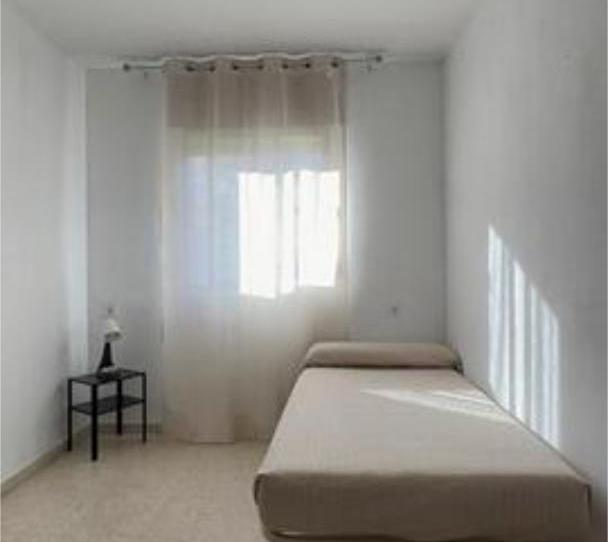 Flat to share in El Pinillo, Málaga - image 1 Photo 1 of Flat to share in El Pinillo, Málaga