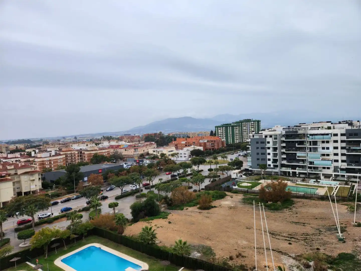 Ático en venta en Calle María Casares, 3, El Cónsul - Ciudad Universitaria - El Romeral Vista exterior de Ático en venta en Málaga con Aire acondicionado, Calefacción y Jardín privado