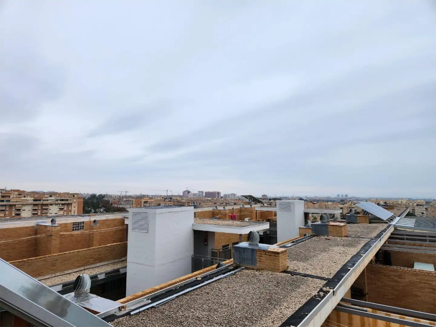 Ático en venta en Calle María Casares, 3, El Cónsul - Ciudad Universitaria - El Romeral Vista exterior de Ático en venta en Málaga con Aire acondicionado, Calefacción y Jardín privado