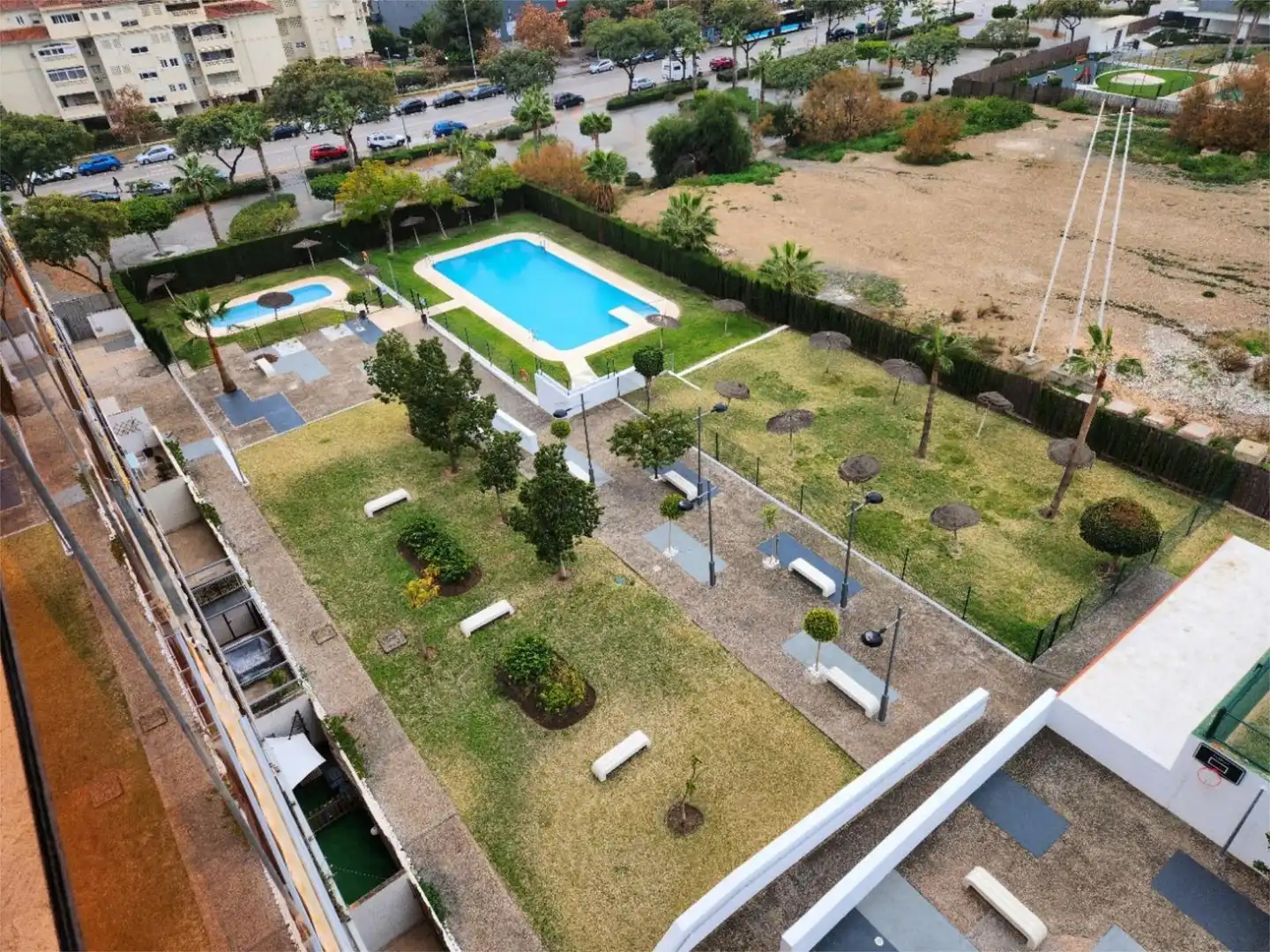 Ático en venta en Calle María Casares, 3, El Cónsul - Ciudad Universitaria - El Romeral Piscina de Ático en venta en Málaga con Aire acondicionado, Calefacción y Jardín privado