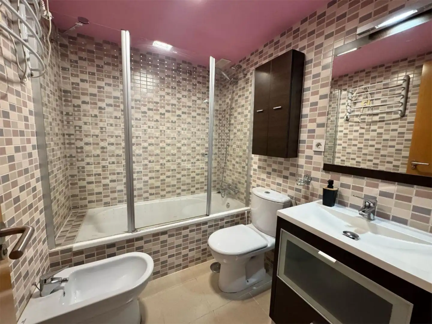 Ático en venta en Calle María Casares, 3, El Cónsul - Ciudad Universitaria - El Romeral Baño de Ático en venta en Málaga con Aire acondicionado, Calefacción y Jardín privado
