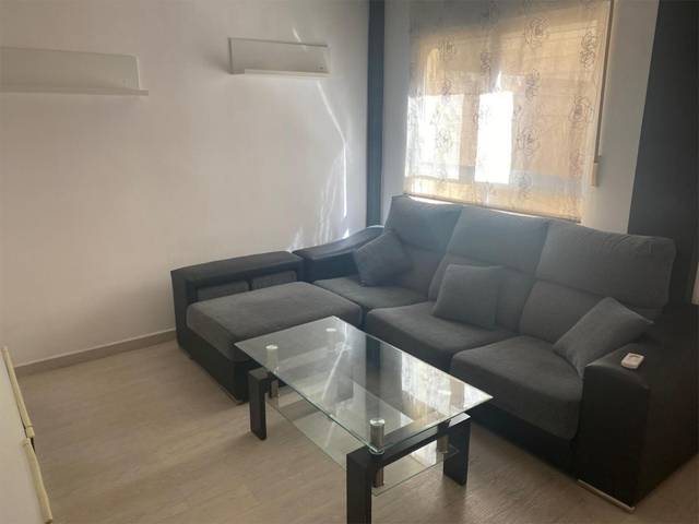 Casa-chalet en Alquiler en Avenida Pablo Picasso, 6 en Polideportivo