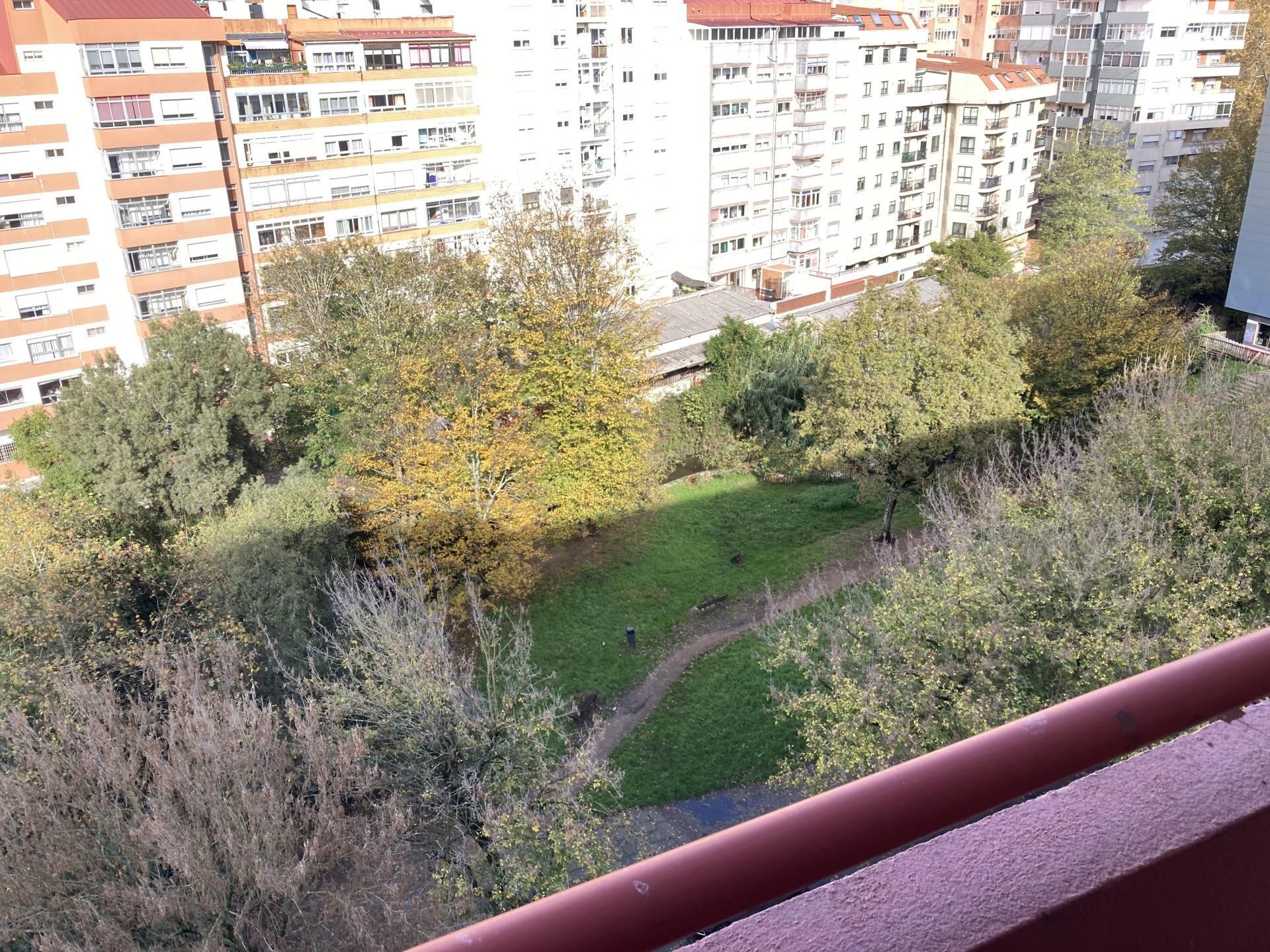 Àtic en venda a Avenida do Alcalde Portanet, 27, Sardoma - Castrelos Terrassa de Àtic en venda en Vigo amb Calefacció, Jardí privat i Parquet