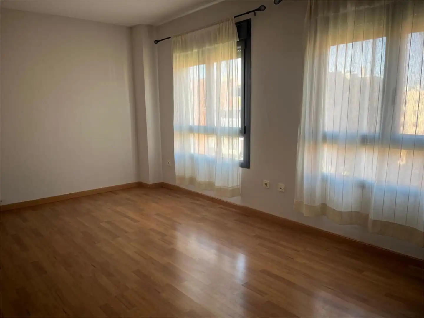 Piso de alquiler en Calle Emir, 17, Parque Lagos Habitación de Piso de alquiler en Granada con Aire acondicionado, Calefacción y Parquet