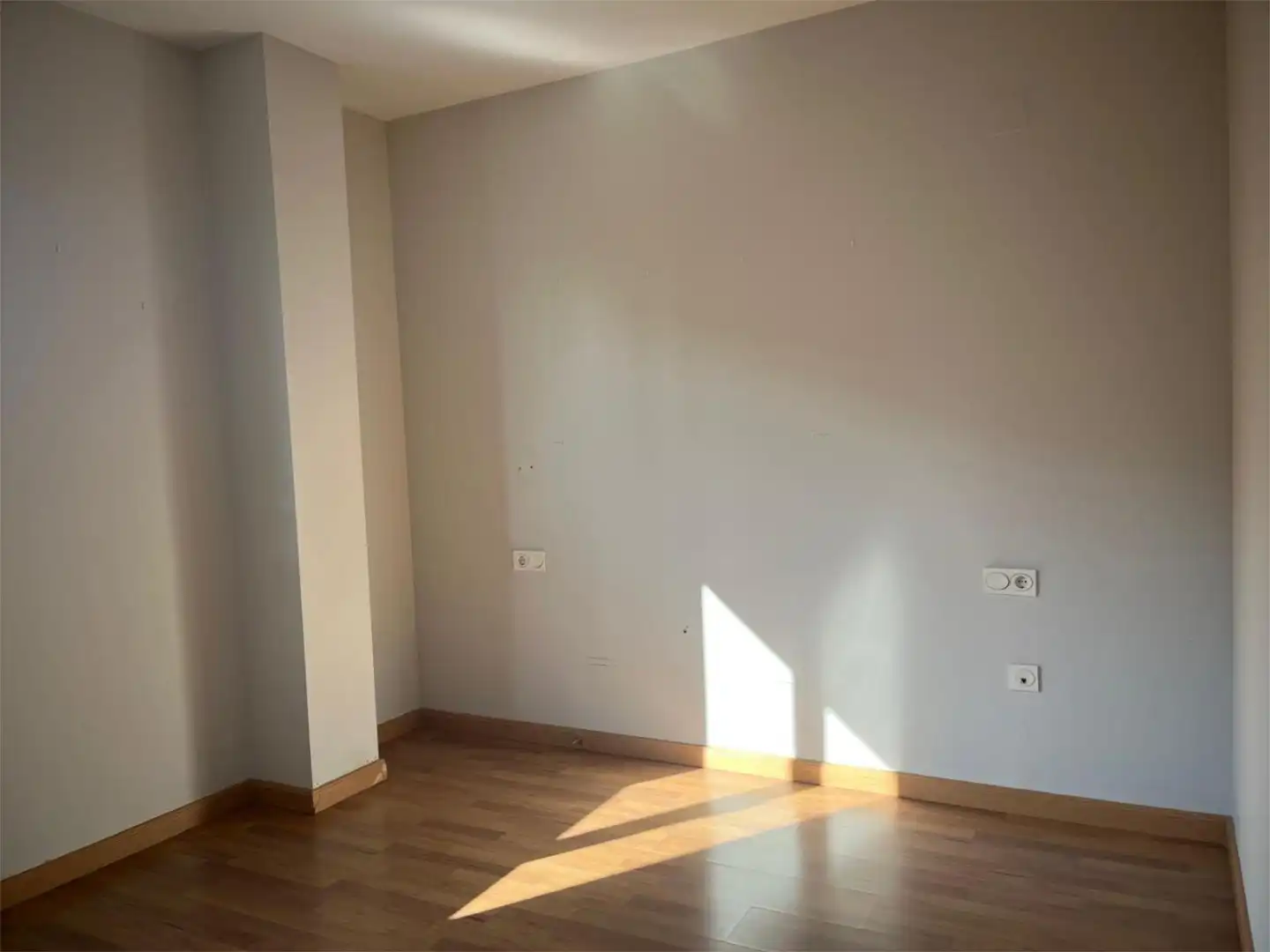Piso de alquiler en Calle Emir, 17, Parque Lagos Habitación de Piso de alquiler en Granada con Aire acondicionado, Calefacción y Parquet