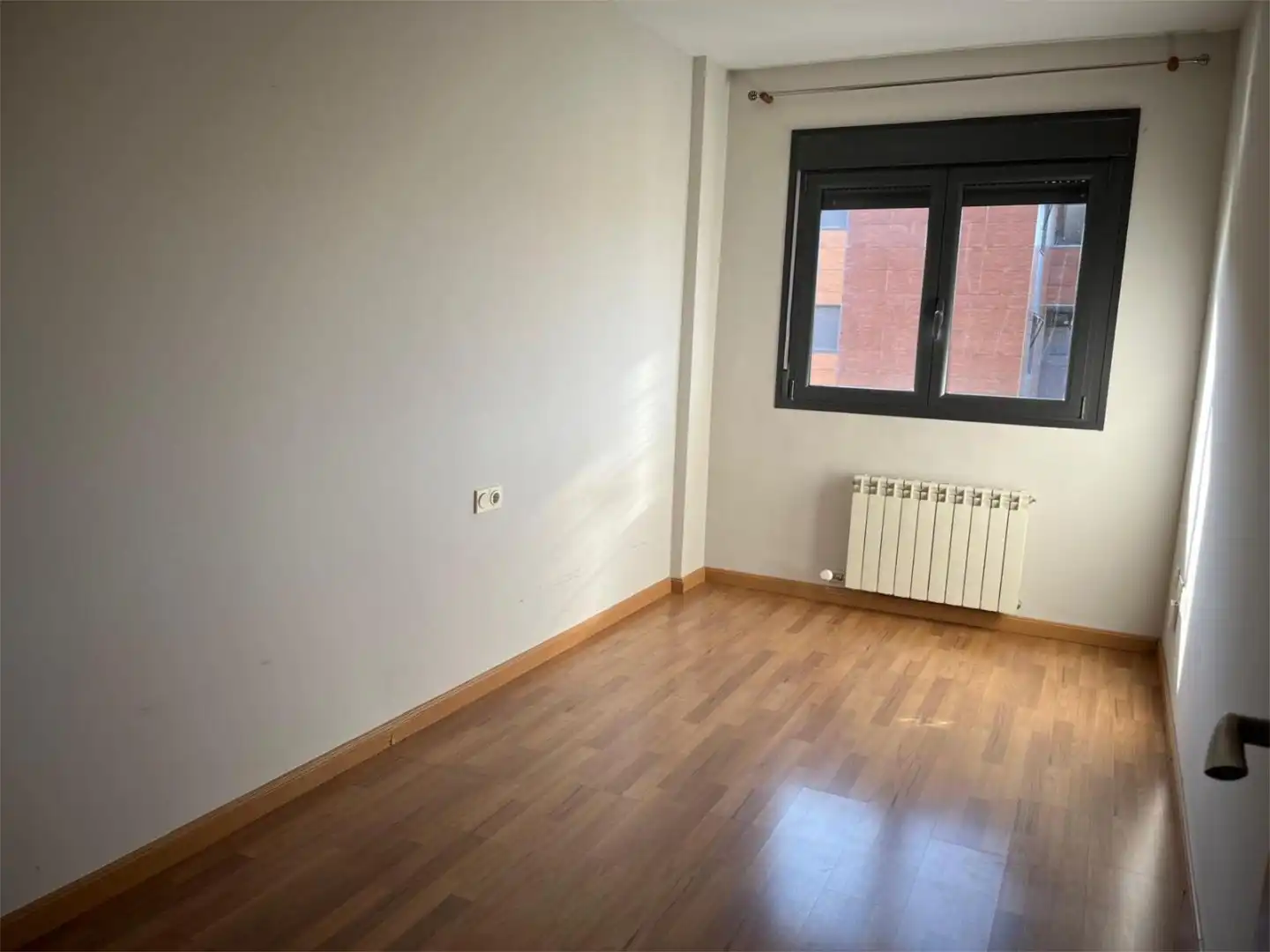 Piso de alquiler en Calle Emir, 17, Parque Lagos Habitación de Piso de alquiler en Granada con Aire acondicionado, Calefacción y Parquet