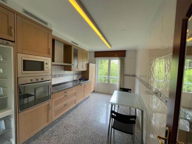 Apartamento en Alquiler en Rúa Virxen de Covadonga, 13 en Alto del Castaño