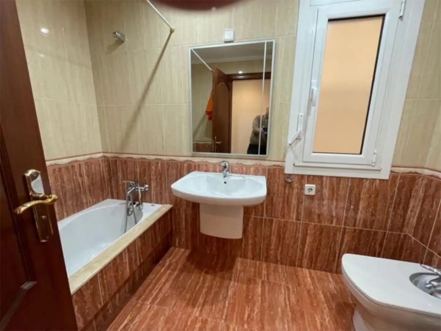 Apartments for rent in Rúa Virxen de Covadonga, 13, Alto del Castaño Bathroom of Apartments for rent in Narón with Heating, Parquet flooring and Terrace