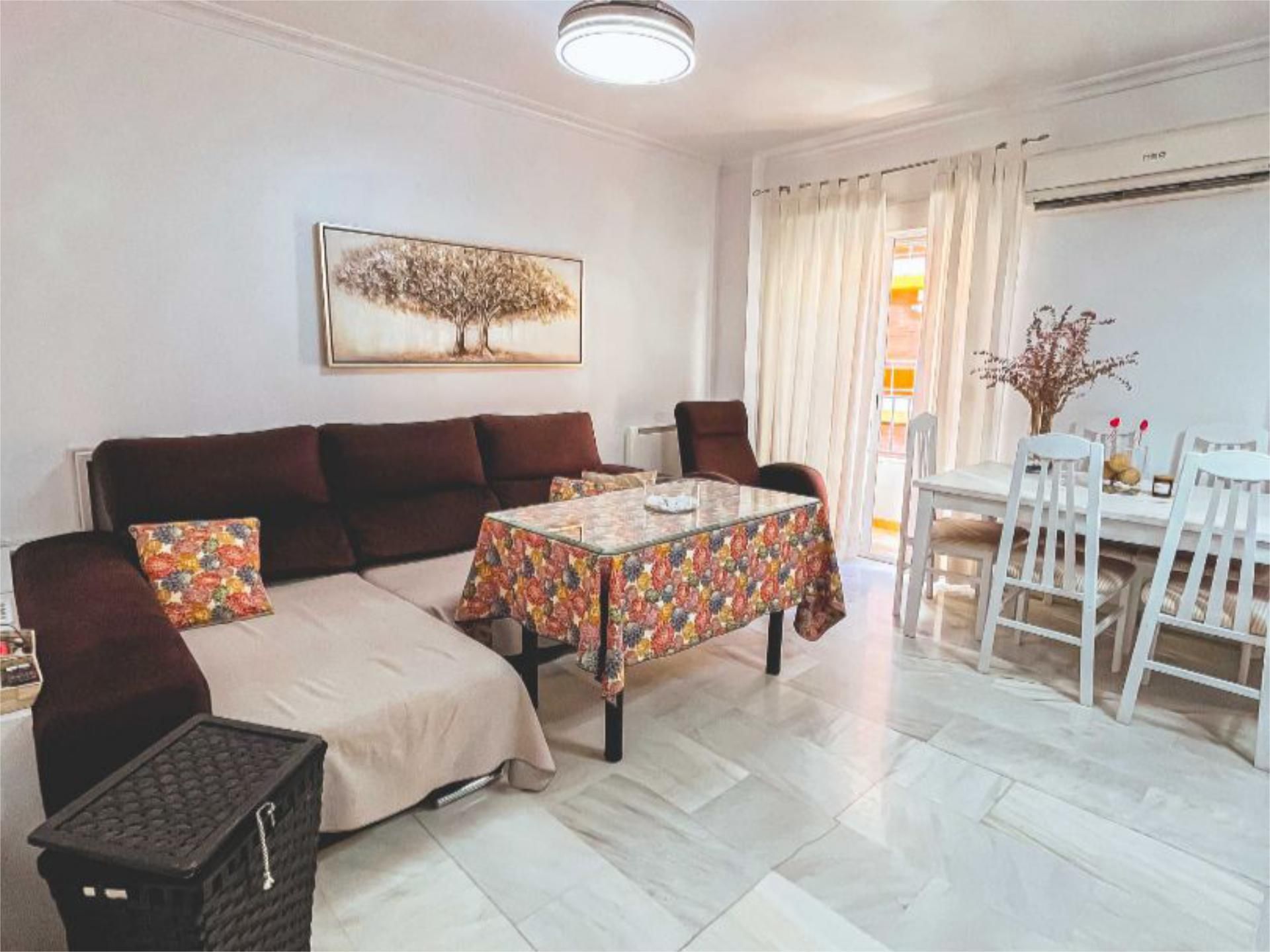 Exterior view of House or chalet for sale in  Sevilla Capital  with Air Conditioner, Terrace and Furnished