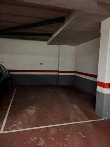 Garaje en Alquiler en Capuchinos - Glorieta - Ciudad Jardín