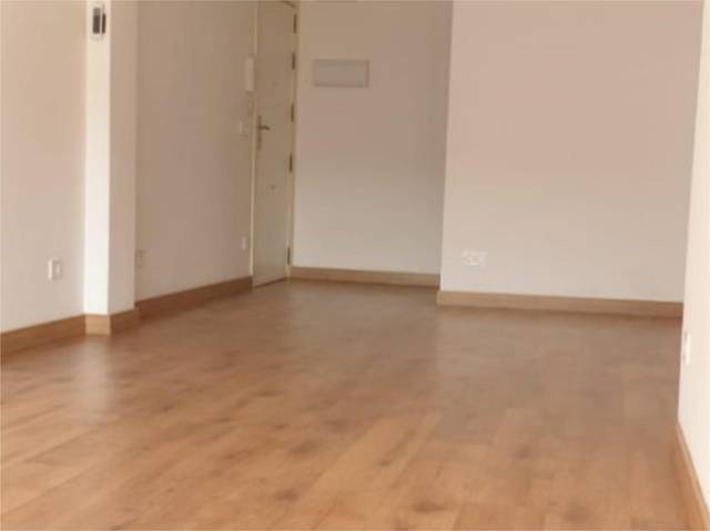 Piso en Alquiler en Calle Espartinas, 4 en Triana Este