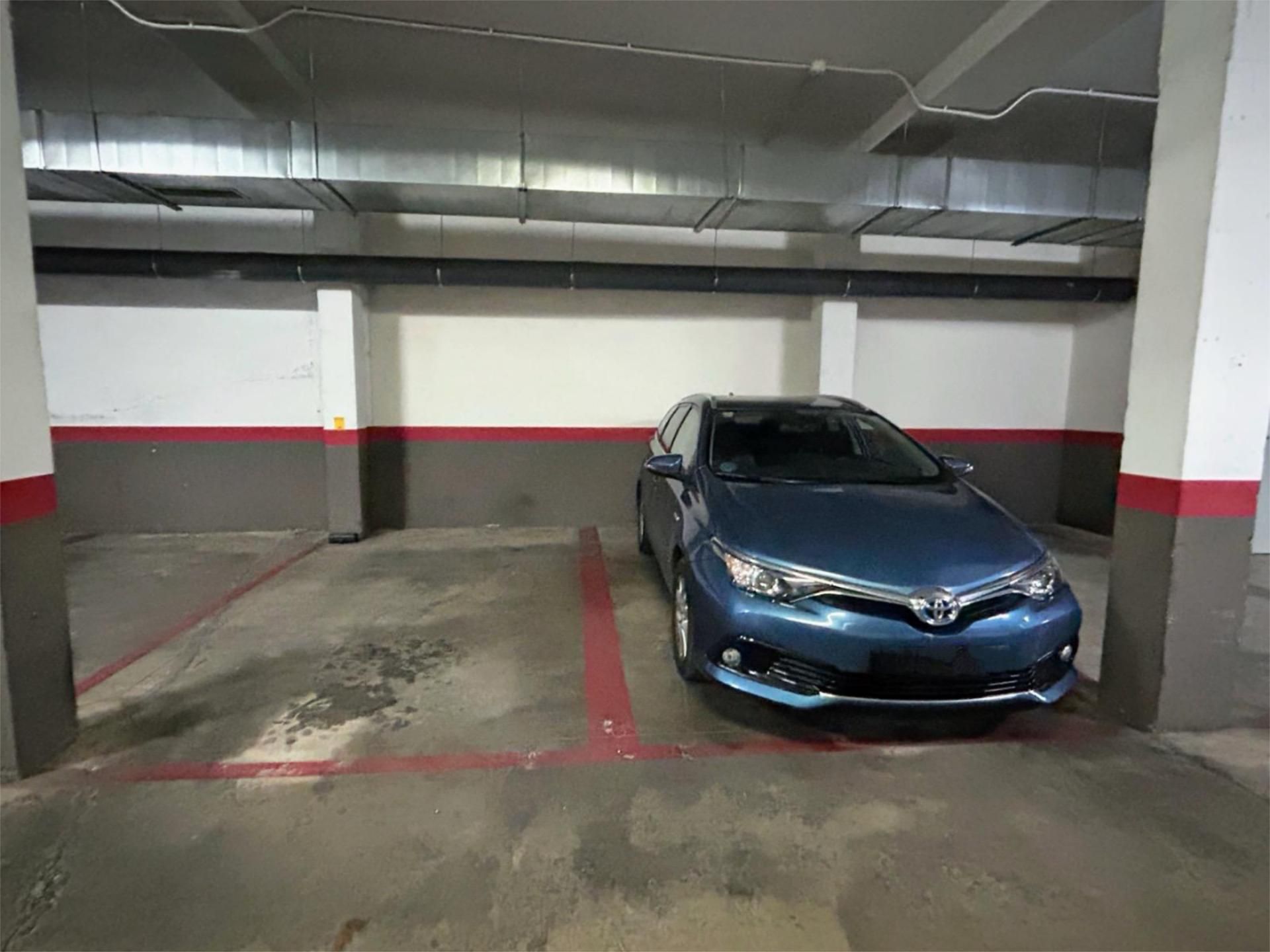 Garage to rent in Calle Cantábrico, 40, Larache Parking of Garage to rent in Ciudad Real Capital