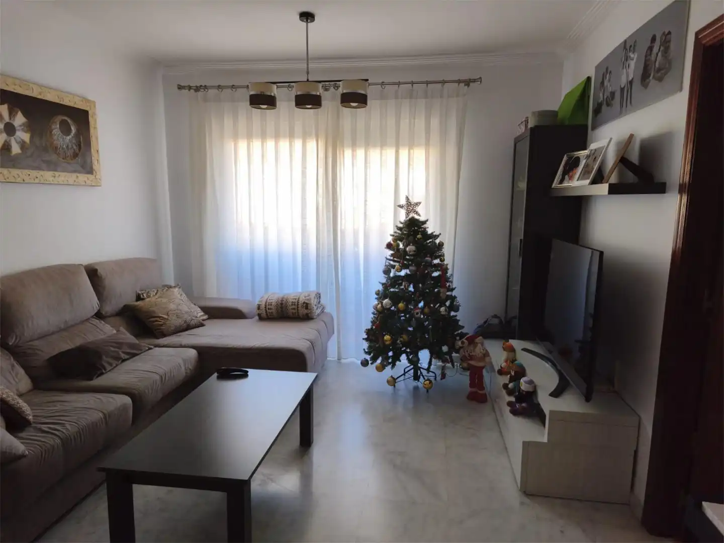 Piso en venta en Calle José Díaz Velázquez, 40, La Algaba Sala de estar de Piso en venta en La Algaba con Aire acondicionado, Calefacción y Terraza