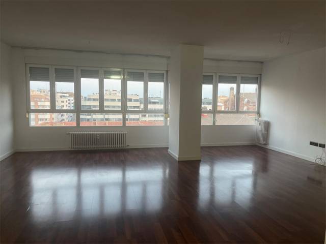 Piso en Venta en Calle Yeste, 12 en Parque Sur