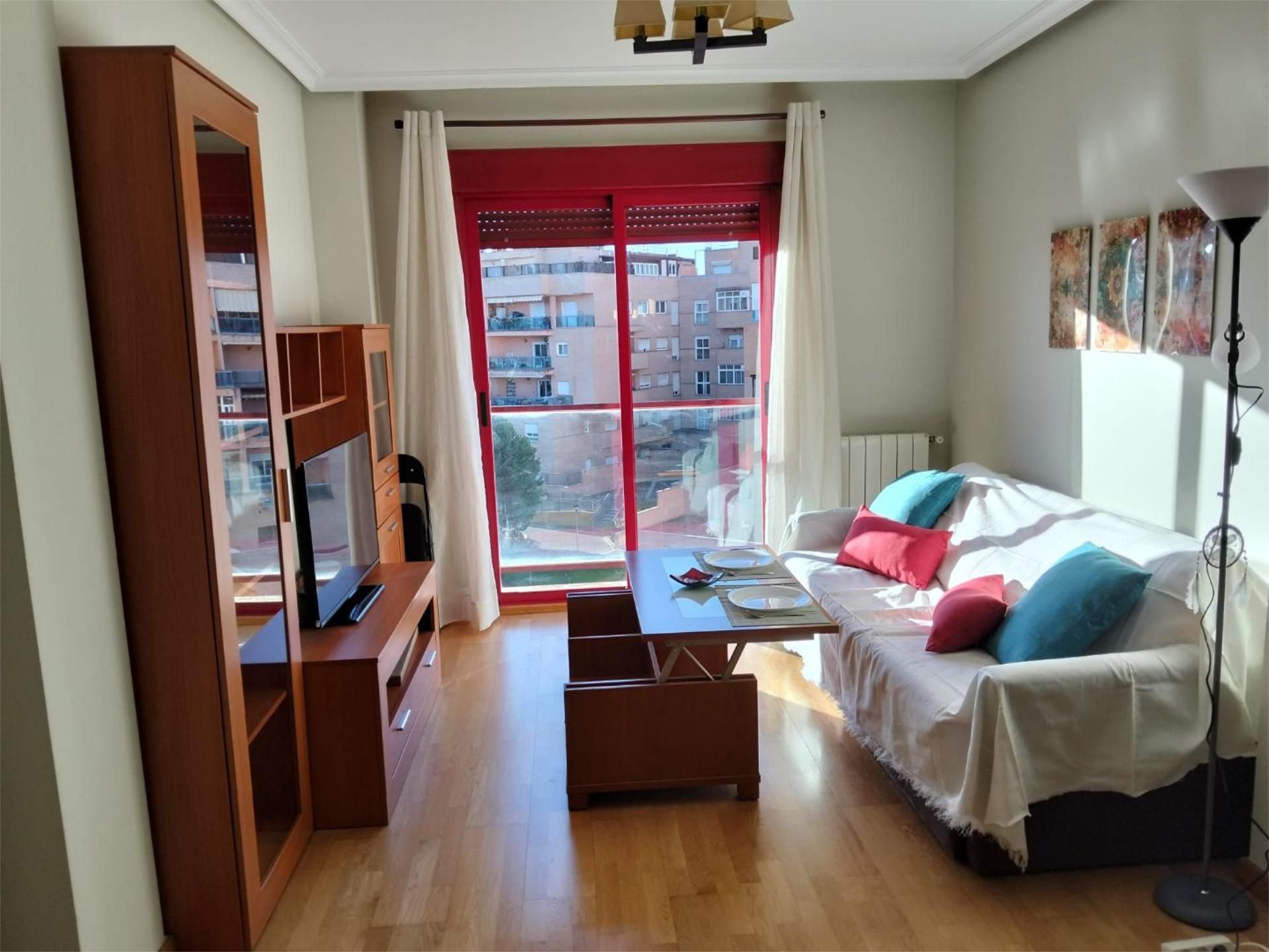 Pis de lloguer a Avenida de los Reyes Católicos, 7, Nuevo Hospital Sala d'estar de Pis de lloguer en Ciudad Real Capital amb Aire condicionat, Calefacció i Parquet