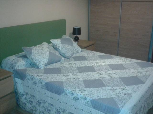 Piso en Alquiler en Calle de Pedro Arnal Cavero, 26 en Santo Domingo y San Martín