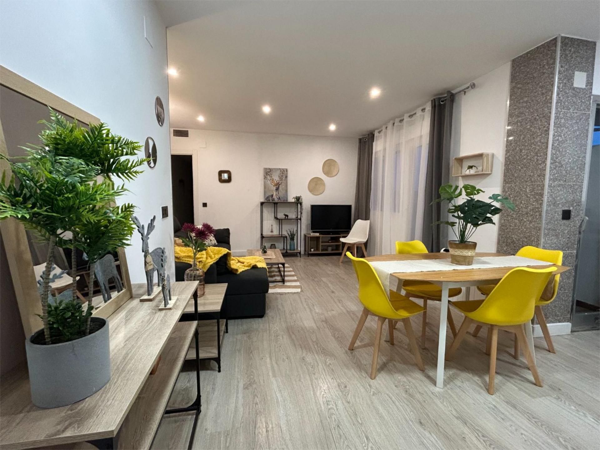 Piso de alquiler en Calle de la Constitución, 5, Cardiel de los Montes Sala de estar de Piso de alquiler en Cardiel de los Montes con Calefacción, Terraza y Piscina