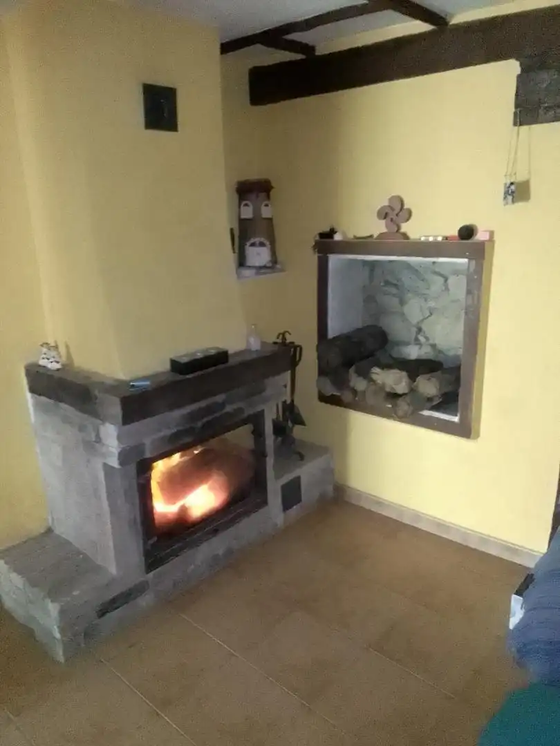 Casa adosada en venta en Bollain Auzoa, 22, Karrantza Harana / Valle de Carranza Sala de estar de Casa adosada en venta en Karrantza Harana / Valle de Carranza con Terraza, Piscina y Balcón