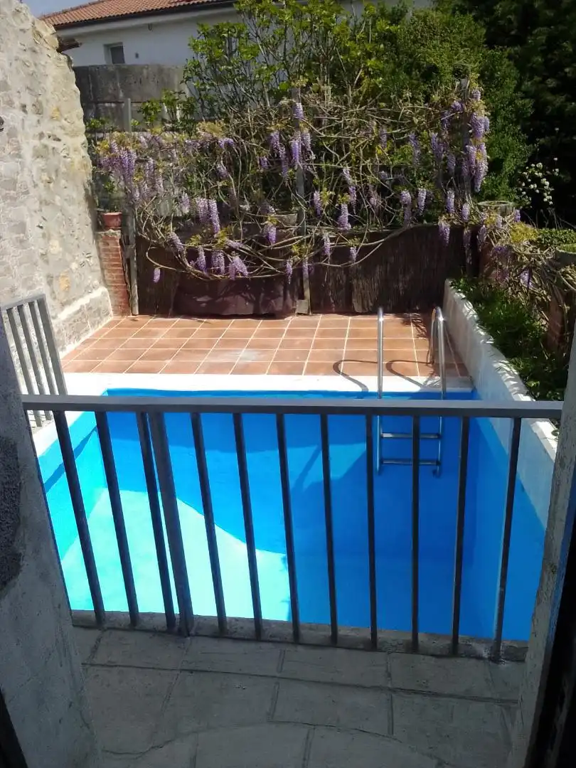 Casa adosada en venta en Bollain Auzoa, 22, Karrantza Harana / Valle de Carranza Piscina de Casa adosada en venta en Karrantza Harana / Valle de Carranza con Terraza, Piscina y Balcón