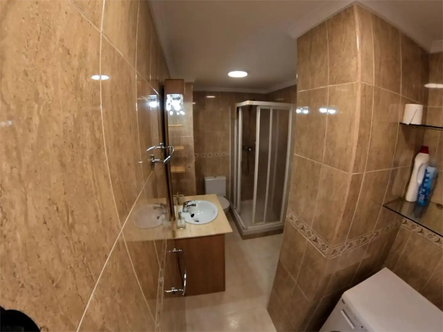 Bany de Apartament en venda en Fuengirola amb Aire condicionat, Terrassa i Piscina
