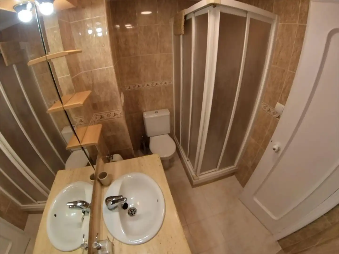Bany de Apartament en venda en Fuengirola amb Aire condicionat, Terrassa i Piscina