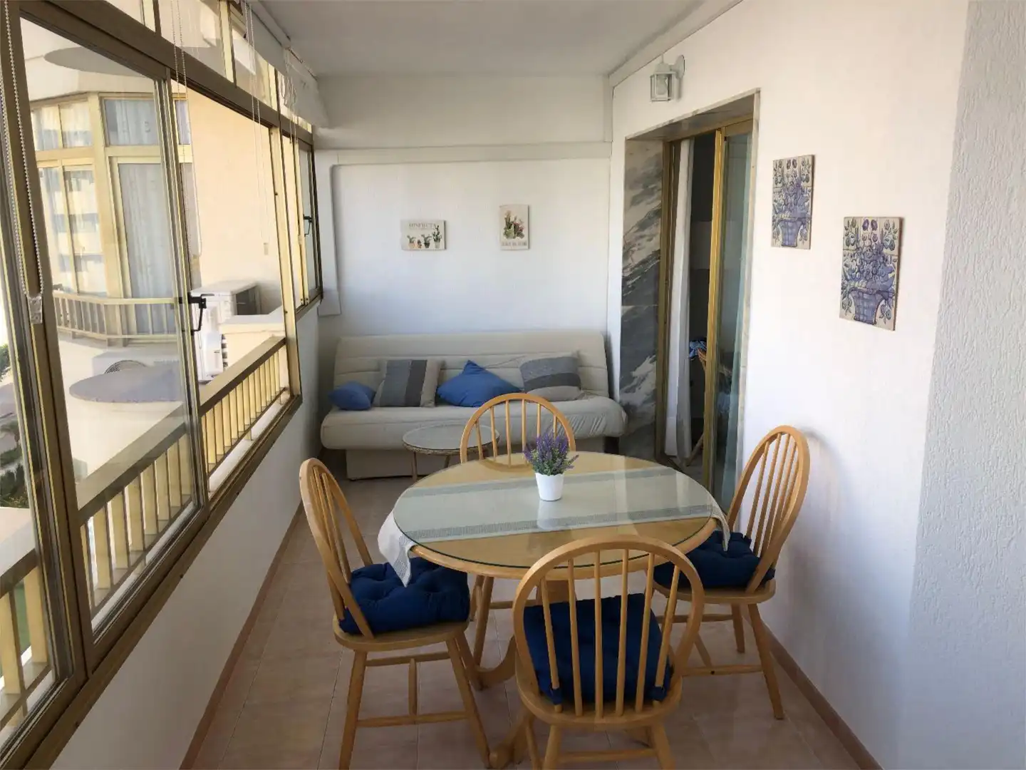 Menjador de Apartament en venda en Fuengirola amb Aire condicionat, Terrassa i Piscina