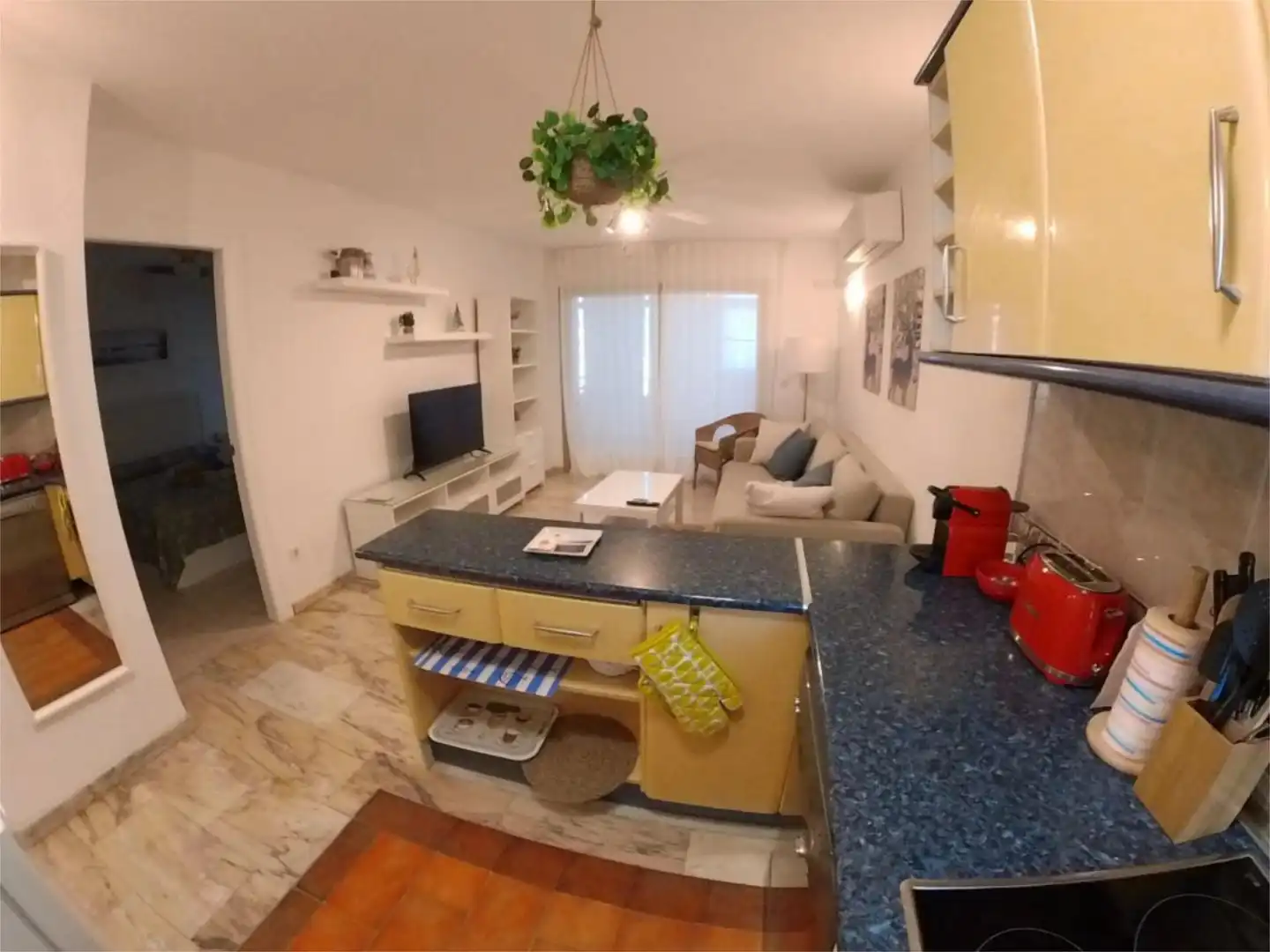 Sala d'estar de Apartament en venda en Fuengirola amb Aire condicionat, Terrassa i Piscina