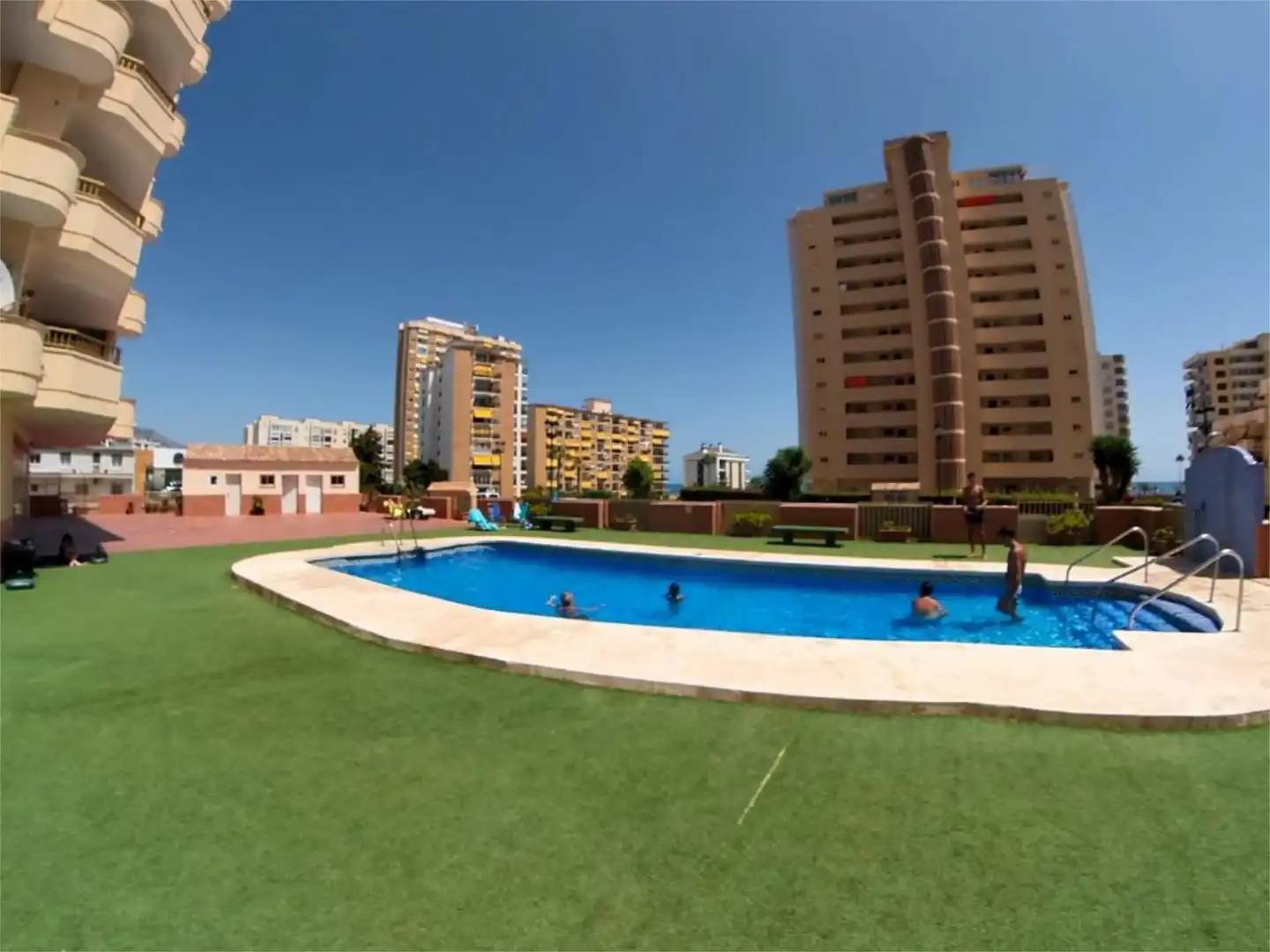 Piscina de Apartament en venda en Fuengirola amb Aire condicionat, Terrassa i Piscina