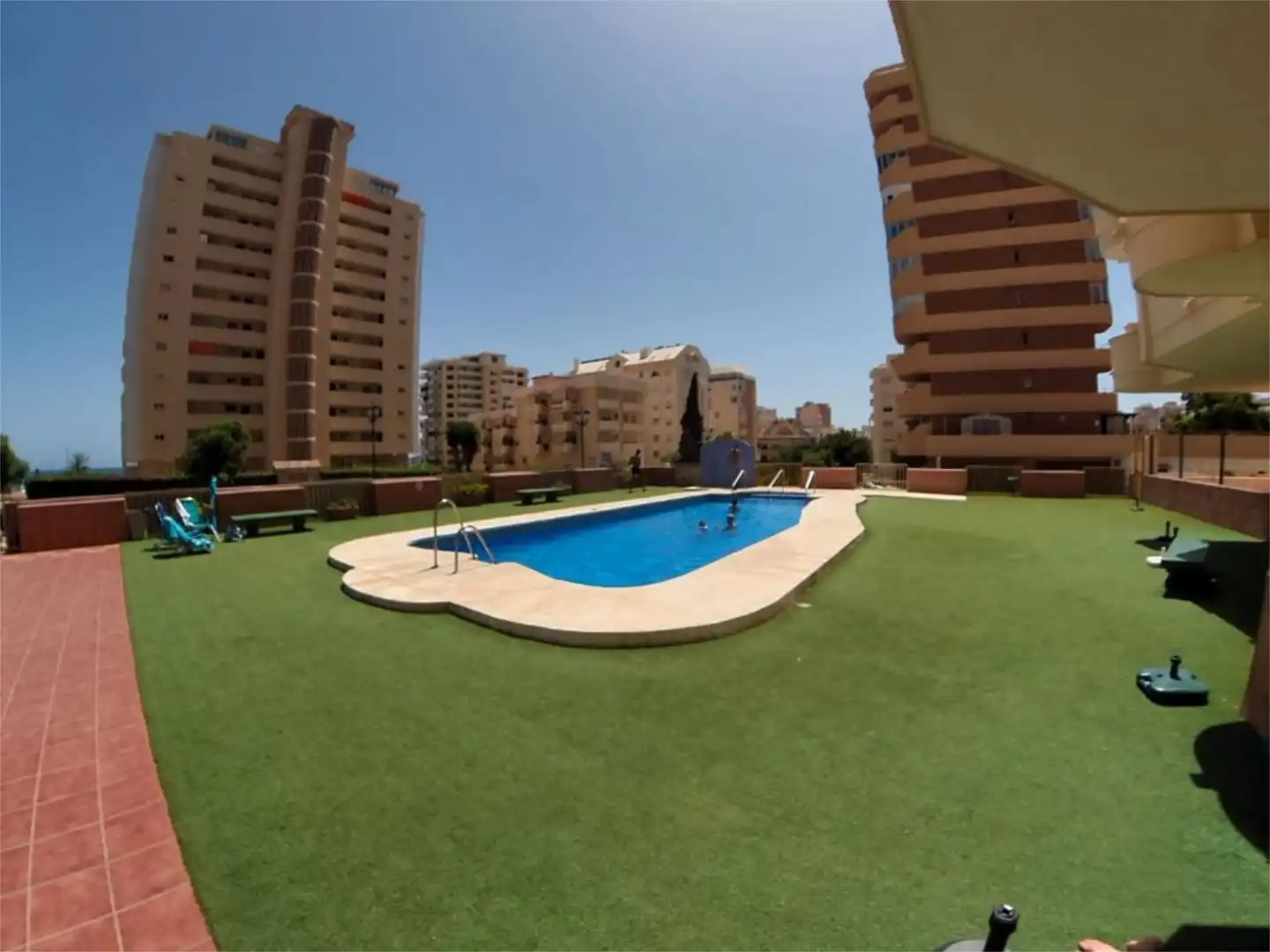 Piscina de Apartament en venda en Fuengirola amb Aire condicionat, Terrassa i Piscina