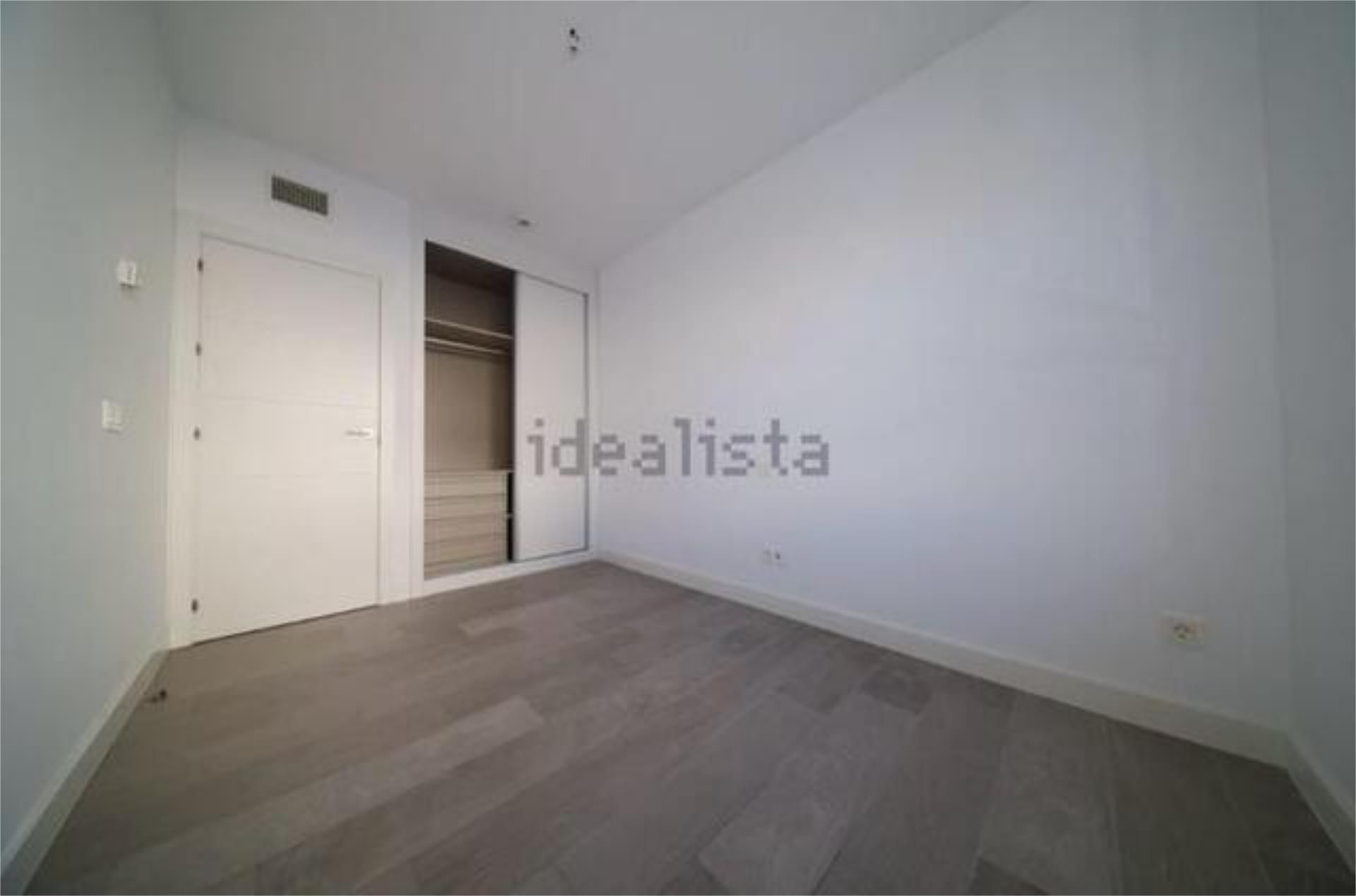 Bedroom of Flat for sale in  Madrid Capital  with Heating, Private garden and Terrace