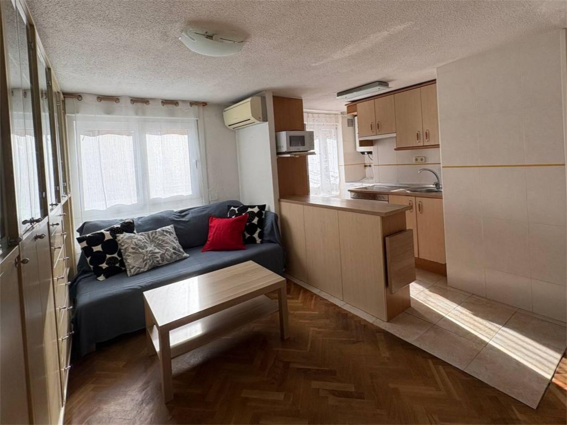 Flat for sale in Amposta Bedroom of Flat for sale in Madrid Capital with Air Conditioner