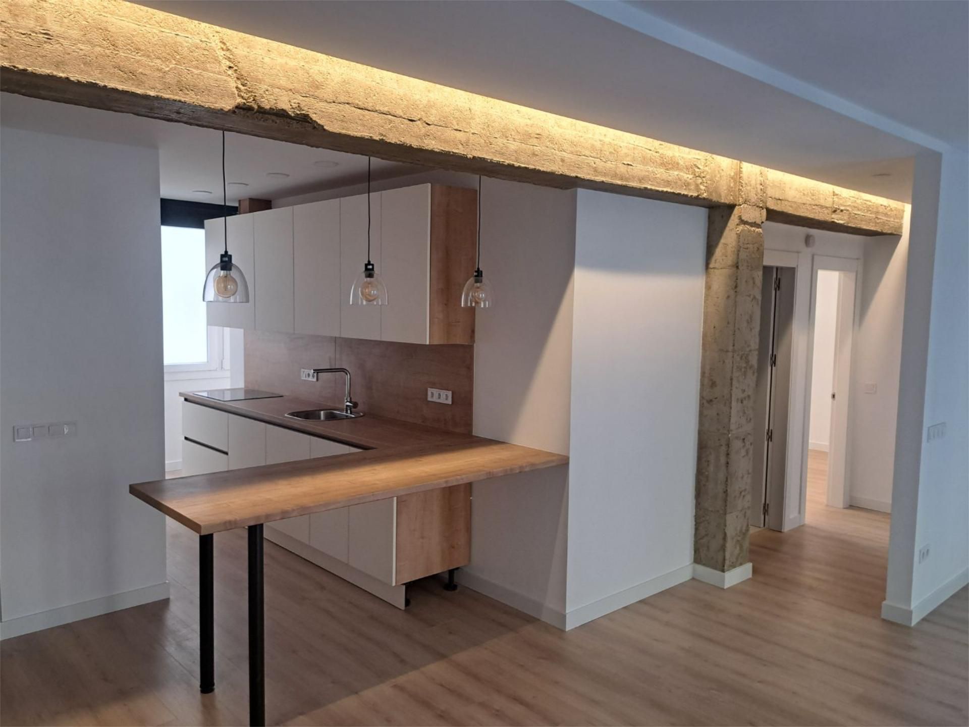 Flat for sale in Calle Alcalleres, 2, Centro Kitchen of Flat for sale in Valladolid Capital with Heating, Parquet flooring and Terrace